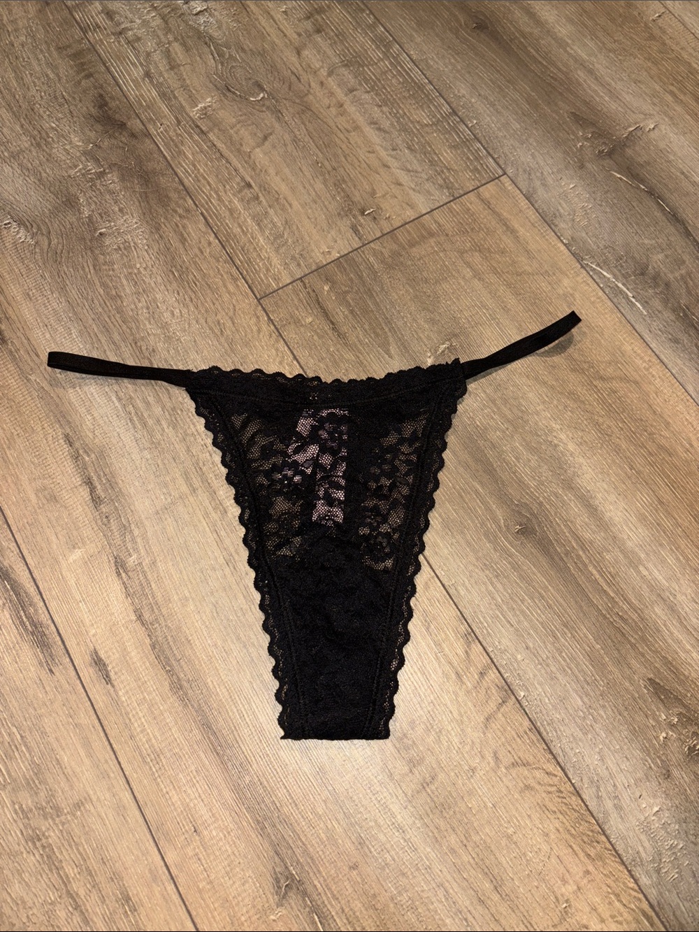 Victoria’s Secret Lace Thong Panty